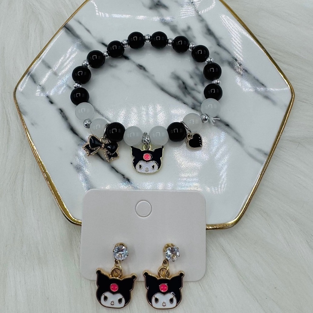 Mini Size Kuromi Silicone Coin Purse w/ Wrist Keychain & Jewelry set - Picture 7 of 7